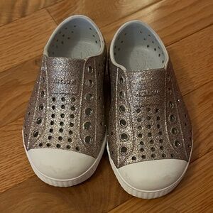 NEW Native slip on toddler shoes in size 6